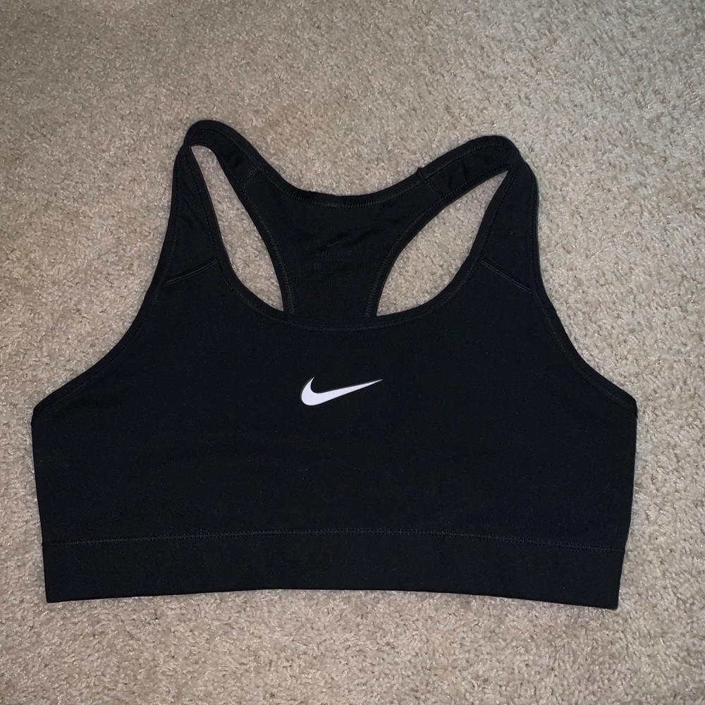 black nike sports bra